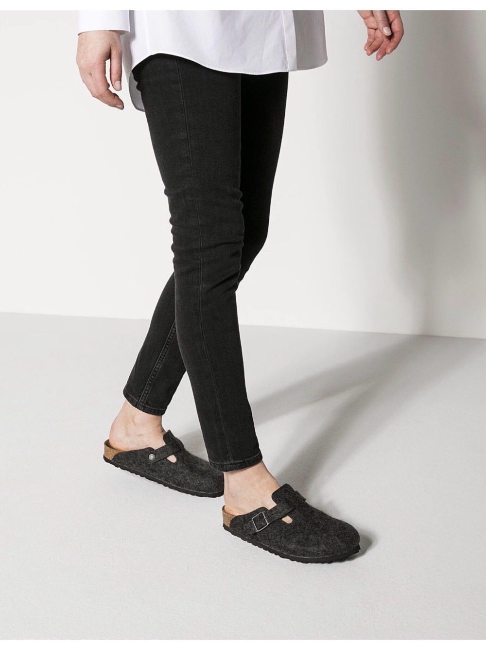 Birkenstock Women's Anthracite Felt Boston Clogs - Picture 6 of 8